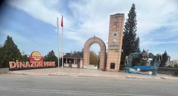 CHP’li belediye görkemli törenle açmıştı! Milyonluk park tehlike yuvası oldu